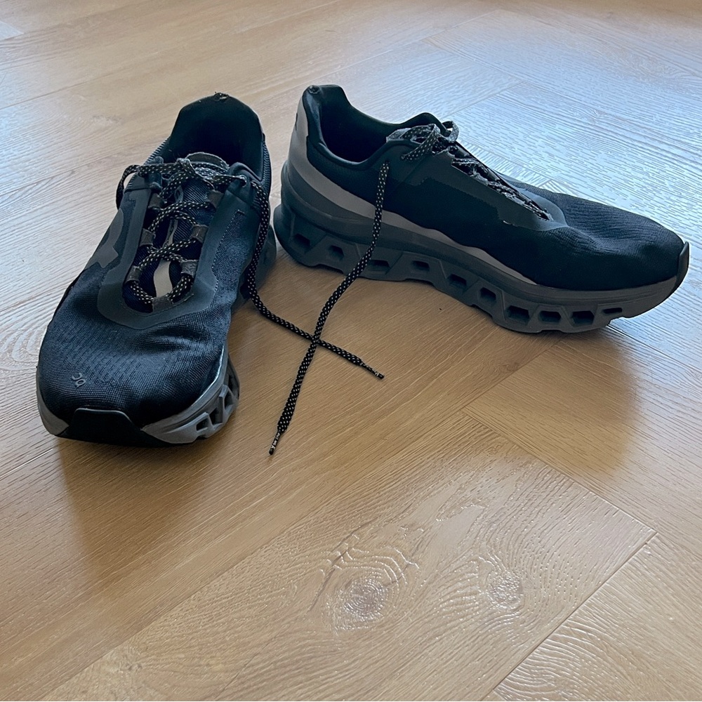 Men's Black & Grey On Cloud Monster - 11.5